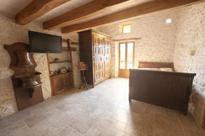 Image No.20-4 Bed House for sale