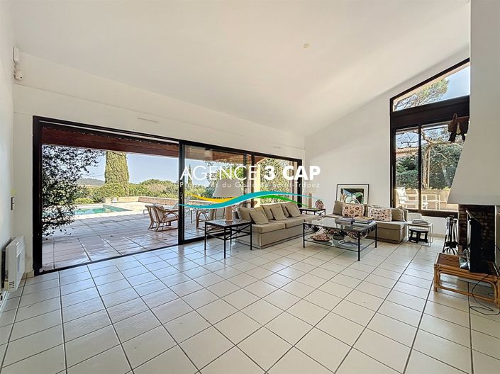 Image No.10-5 Bed House for sale