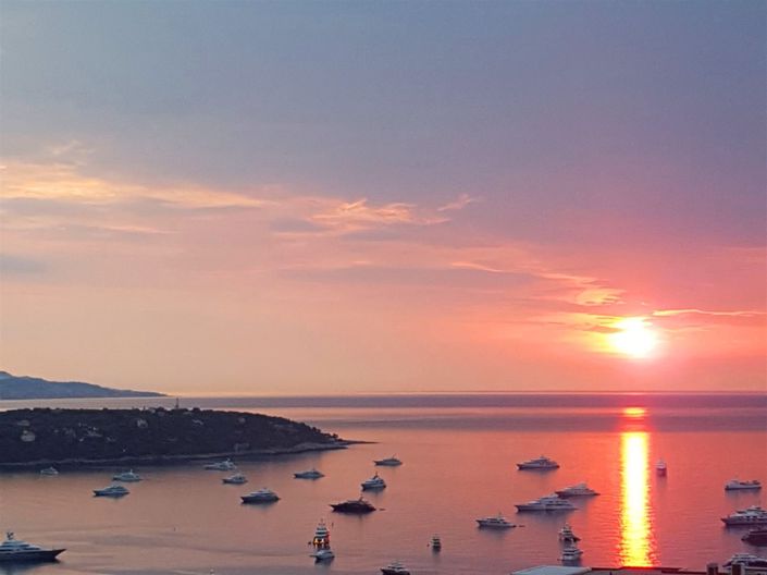 Image No.2-Appartement de 2 chambres à vendre à Beausoleil