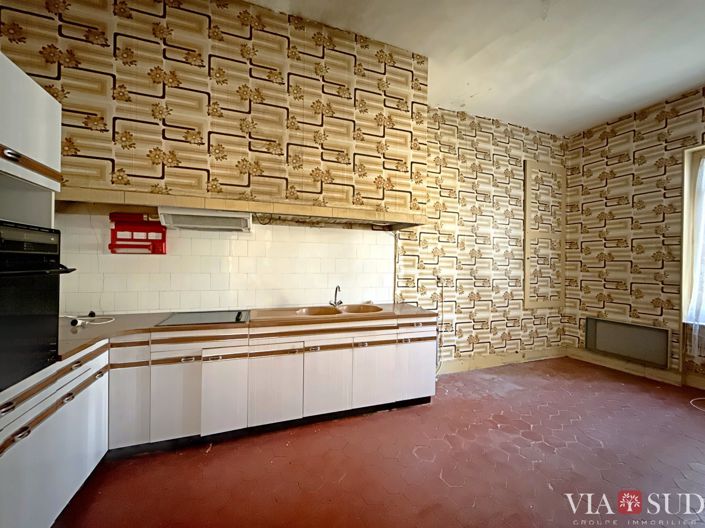 Image No.8-8 Bed House for sale