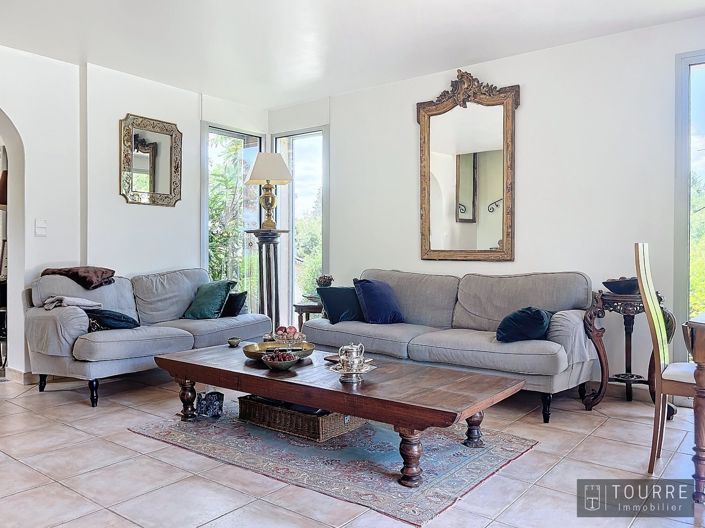 Image No.14-5 Bed Property for sale