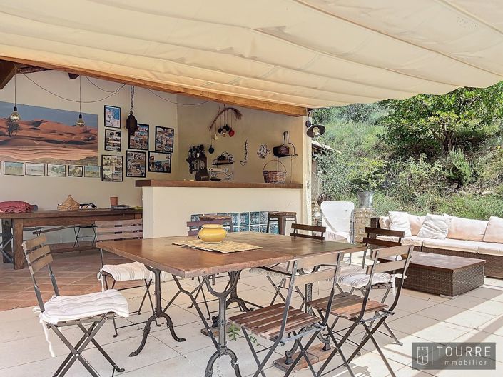 Image No.19-5 Bed Property for sale