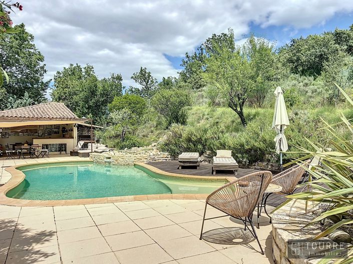 Image No.2-5 Bed Property for sale