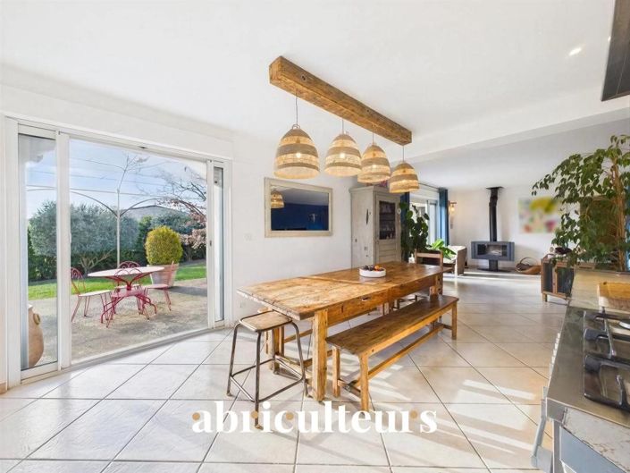 Image No.10-4 Bed House for sale