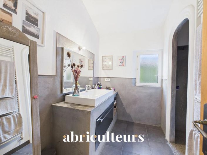 Image No.14-4 Bed House for sale