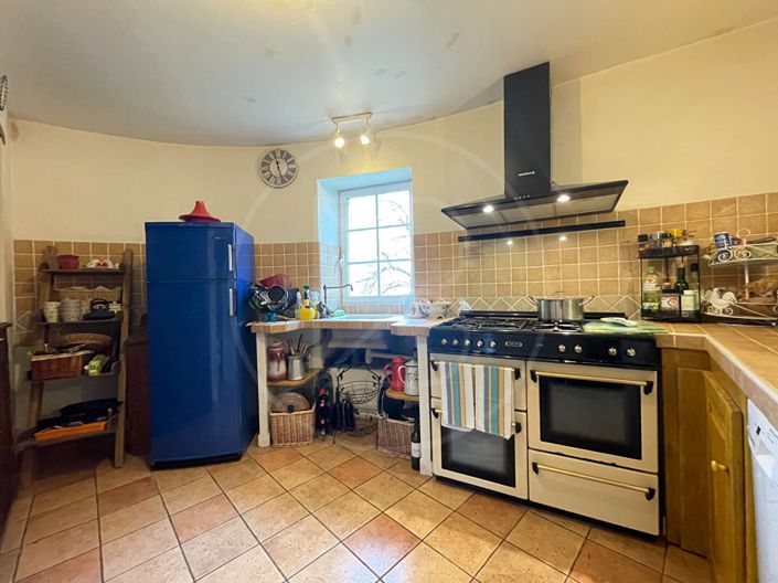 Image No.7-5 Bed House for sale