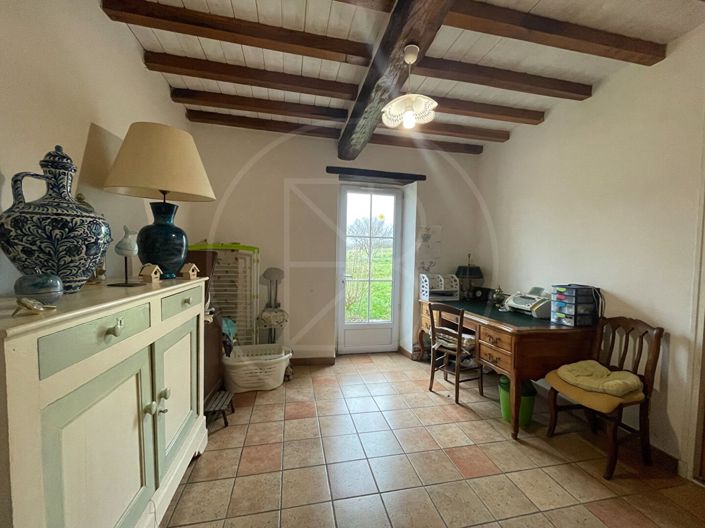 Image No.9-5 Bed House for sale