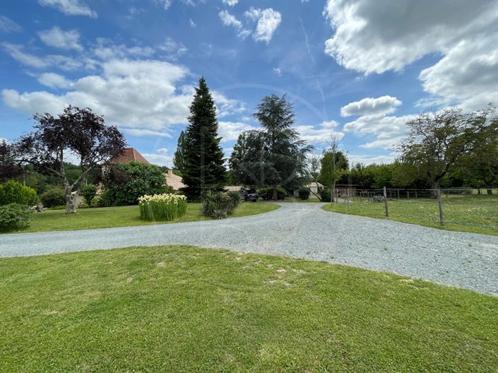 Image No.3-4 Bed House for sale