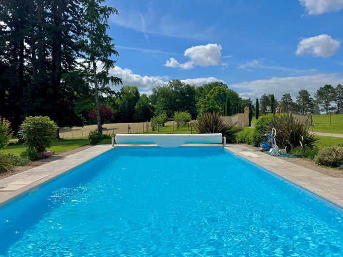 Image No.16-6 Bed House for sale