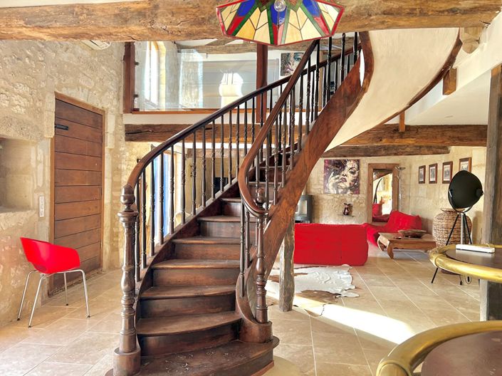 Image No.7-7 Bed House for sale