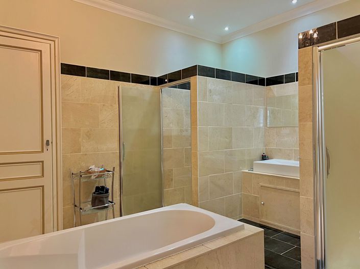 Image No.15-7 Bed House for sale