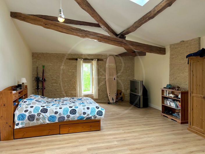 Image No.9-8 Bed House for sale