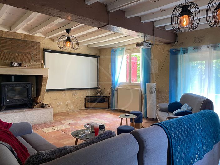 Image No.8-5 Bed House for sale