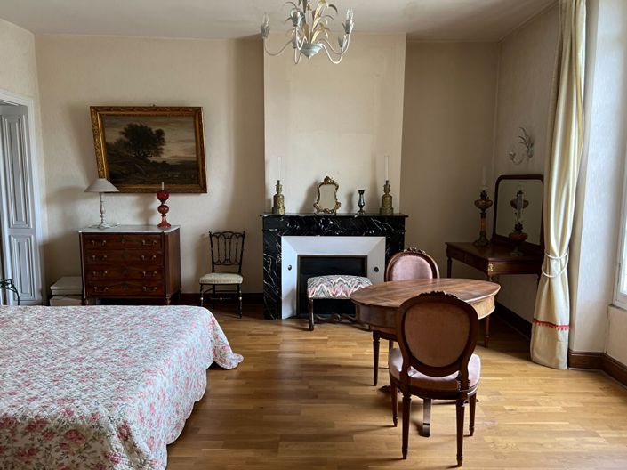 Image No.6-5 Bed House for sale