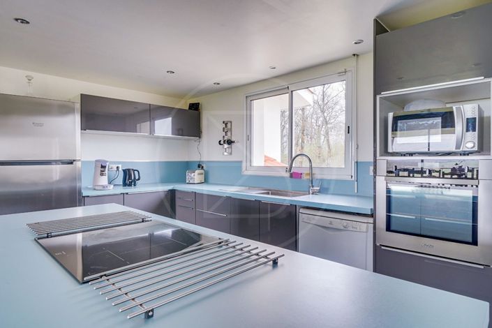 Image No.4-5 Bed House for sale