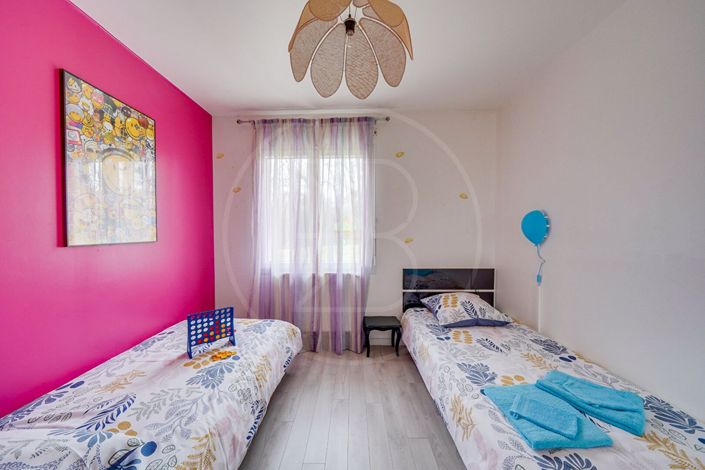 Image No.9-5 Bed House for sale