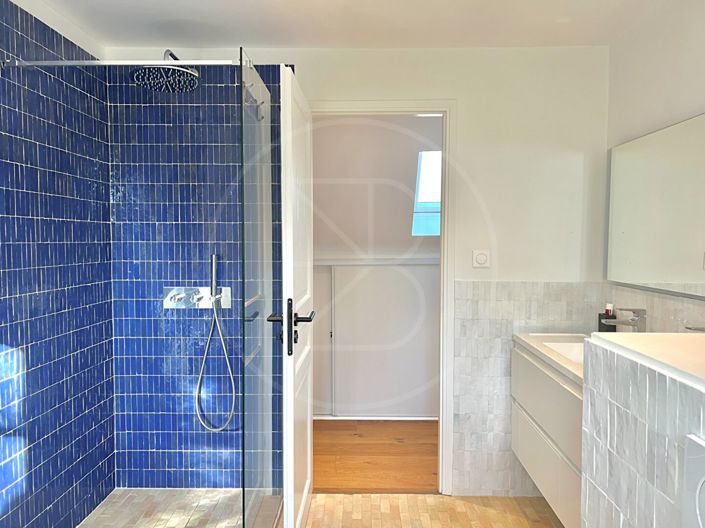 Image No.12-5 Bed House for sale