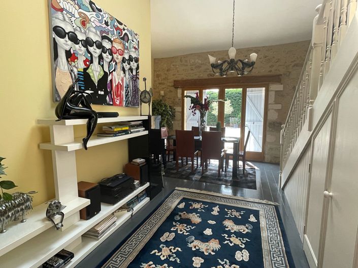 Image No.10-3 Bed House for sale