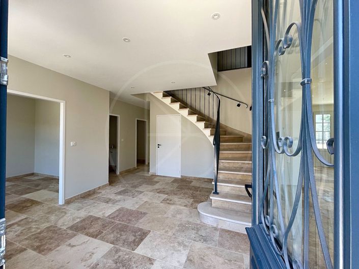 Image No.3-4 Bed House for sale