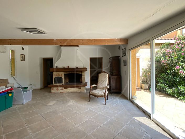 Image No.12-5 Bed House for sale