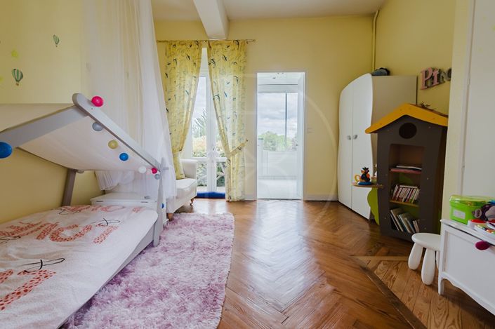 Image No.12-5 Bed House for sale