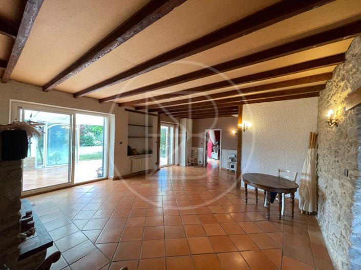 Image No.7-5 Bed House for sale