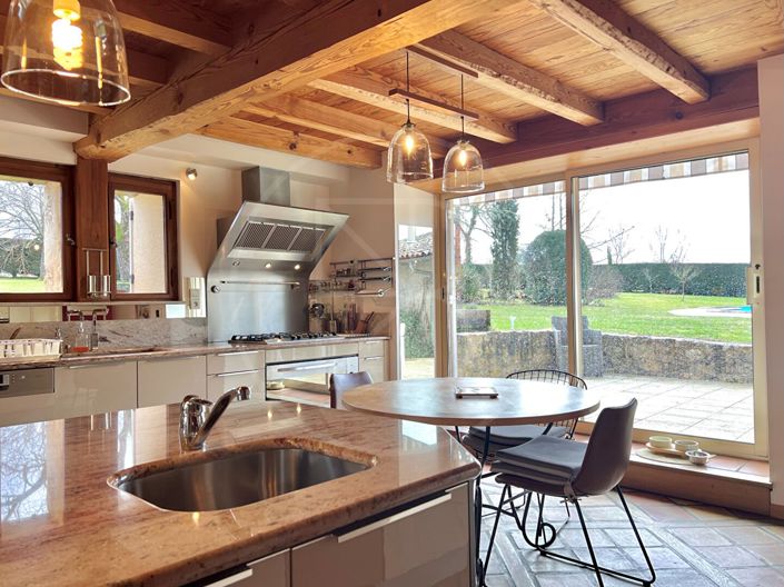 Image No.10-5 Bed House for sale