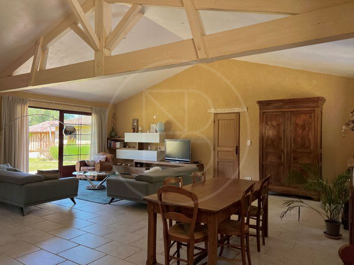 Image No.5-2 Bed House for sale