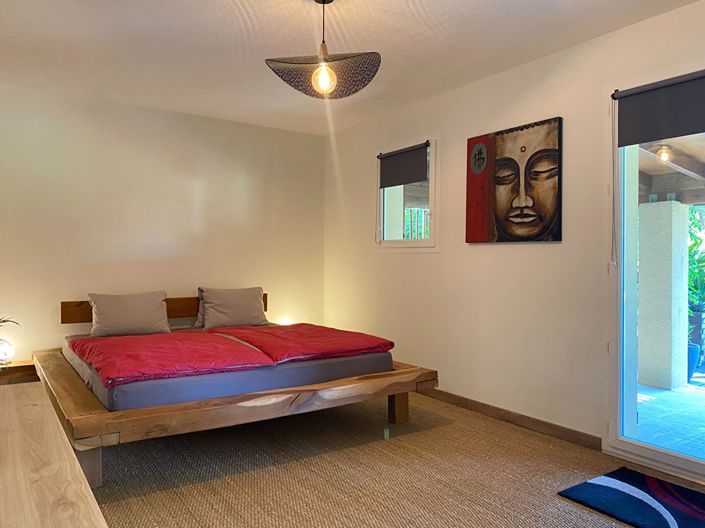 Image No.10-3 Bed House for sale