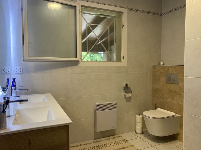 Image No.11-3 Bed House for sale