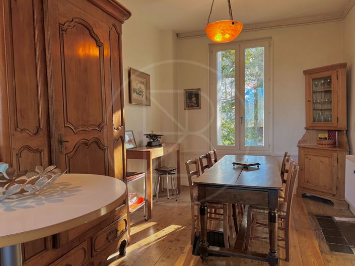 Image No.7-7 Bed House for sale