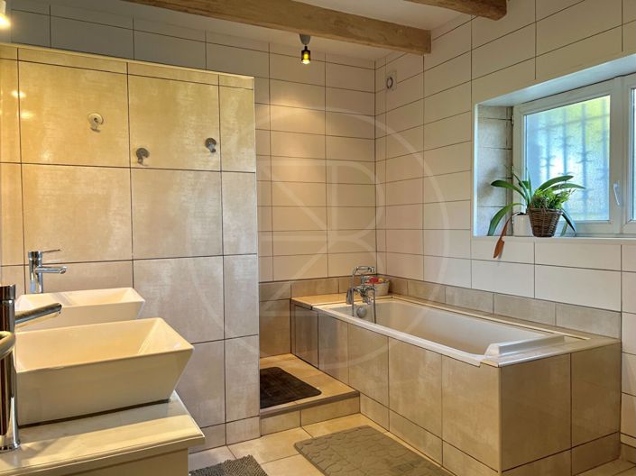 Image No.14-4 Bed House for sale