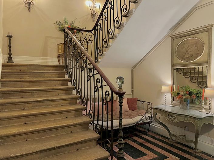 Image No.4-10 Bed House for sale