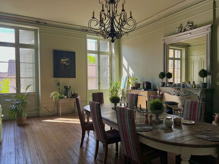 Image No.6-10 Bed House for sale