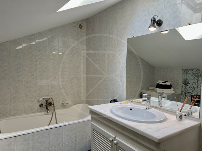 Image No.15-7 Bed House for sale