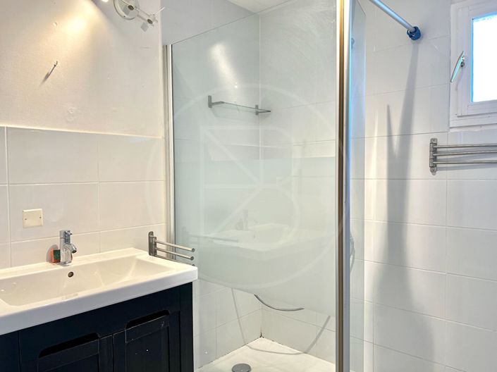 Image No.11-3 Bed House for sale