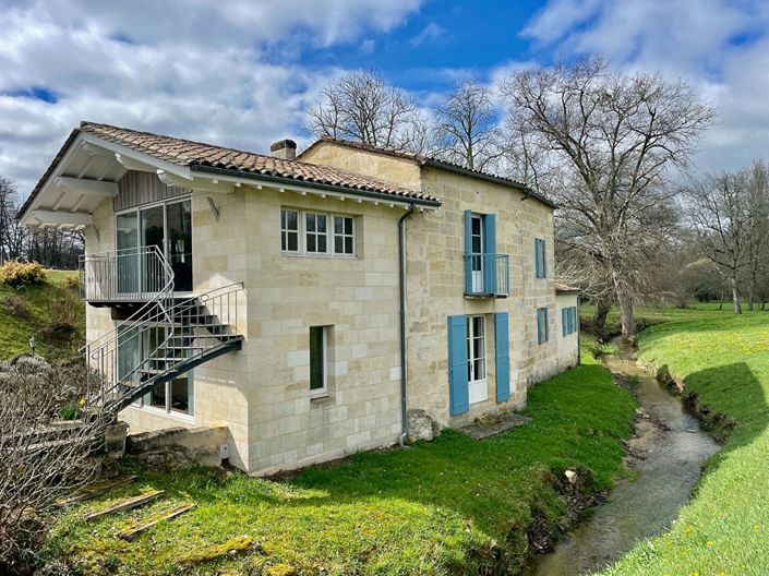 Image No.15-6 Bed Property for sale