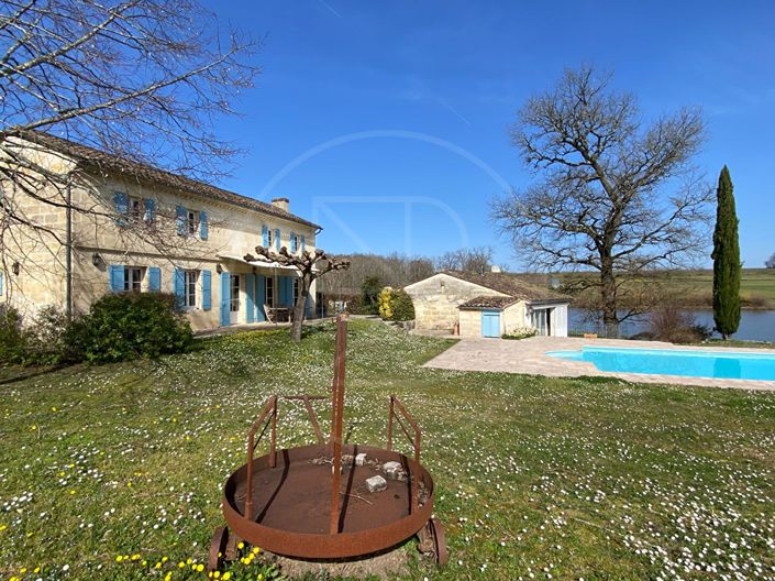 Image No.17-6 Bed Property for sale
