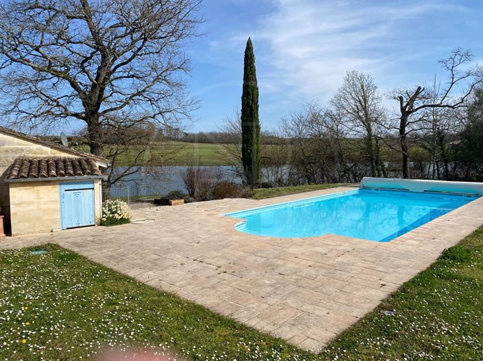 Image No.2-6 Bed Property for sale