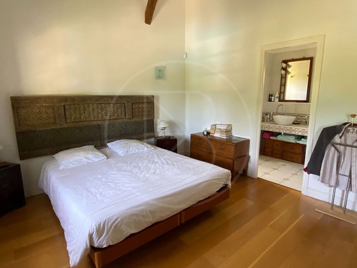 Image No.7-6 Bed Property for sale