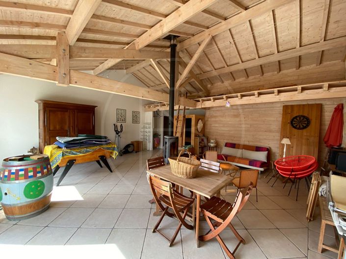 Image No.9-6 Bed Property for sale