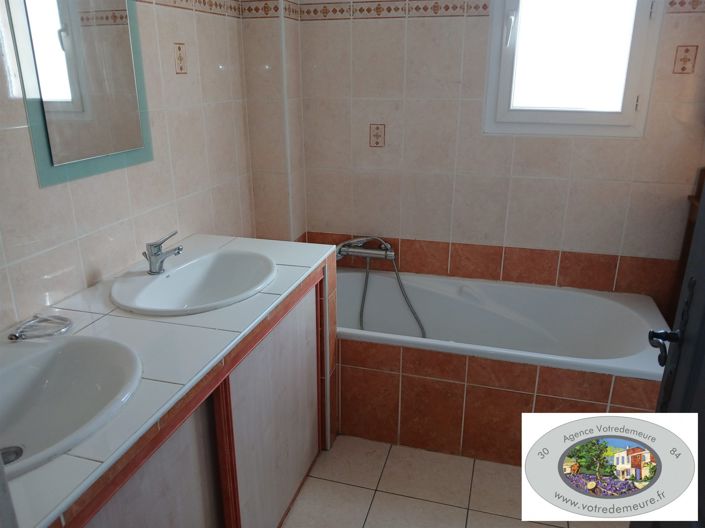 Image No.8-Maison de 3 chambres à vendre à Pont-Saint-Esprit