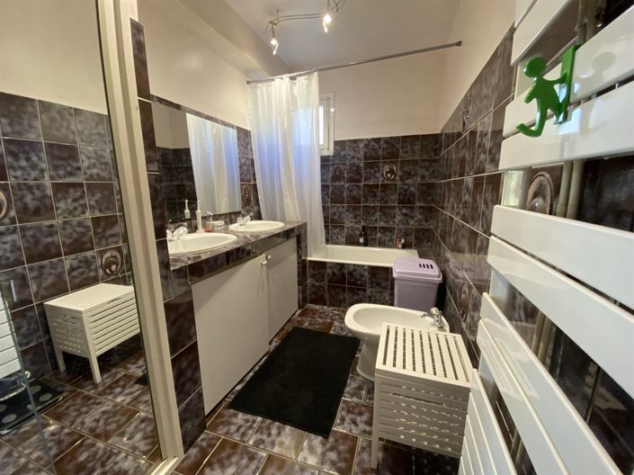 Image No.15-5 Bed House for sale