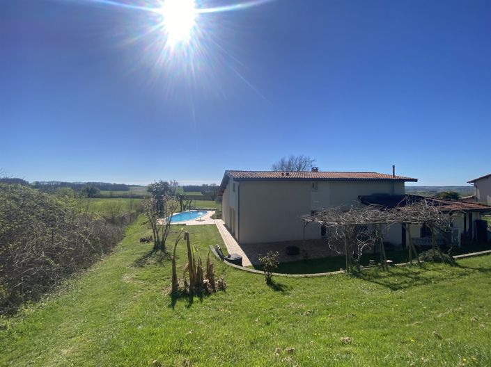 Image No.24-5 Bed House for sale