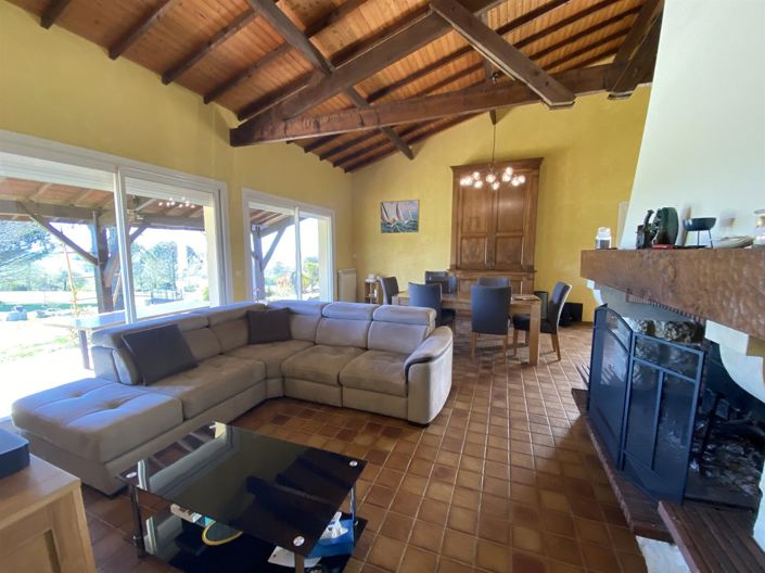 Image No.6-5 Bed House for sale