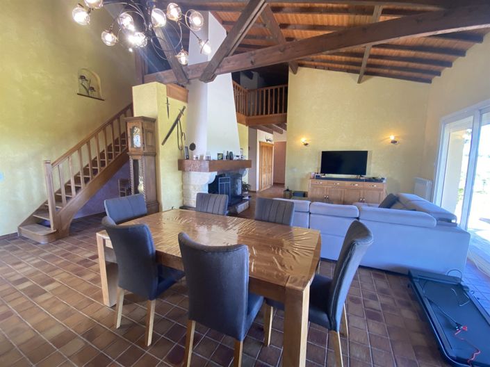 Image No.7-5 Bed House for sale