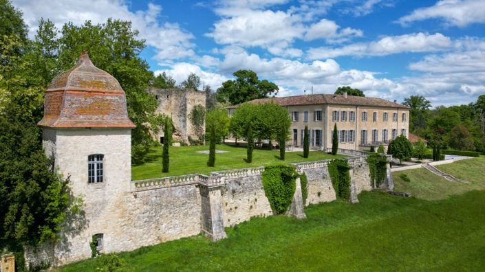 Image No.2-Propriété de 4 chambres à vendre à Montréal