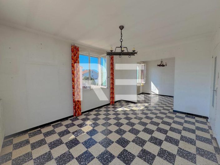 Image No.9-3 Bed House for sale