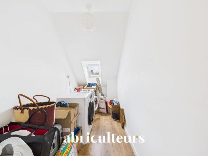 Image No.12-3 Bed House for sale