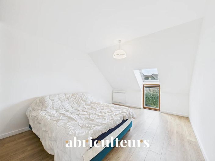 Image No.8-3 Bed House for sale